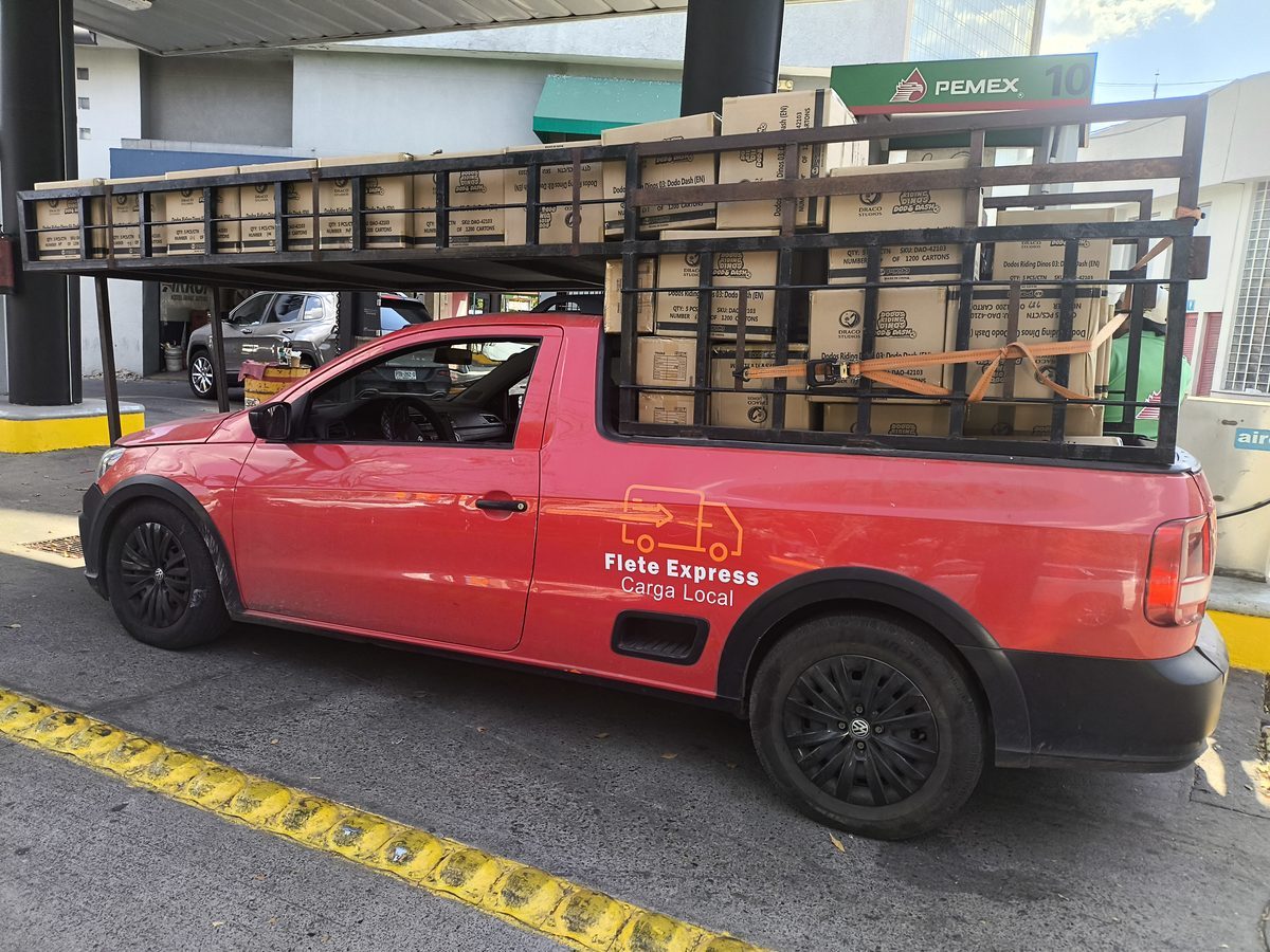 Robust de Flete Express con carga